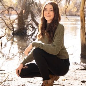 Meet your Posher, Aliya